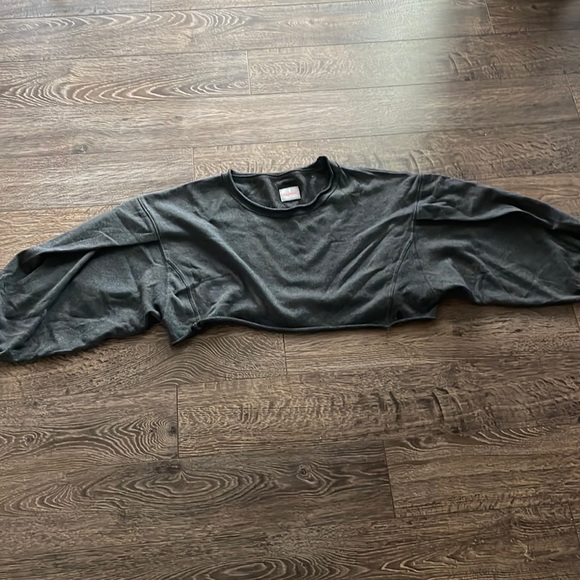 Free People Tops - NWOT Free People Grey Medium Soft Long Sleeve Pullover. 💕